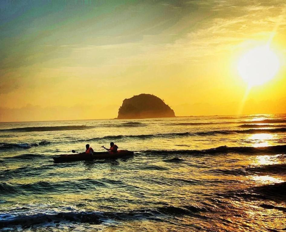 Aura Marina Sands Beach Resort Baler Luaran gambar